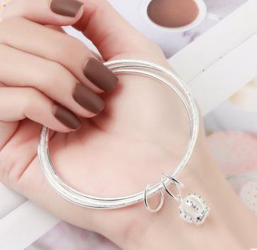 Duas pulseiras redondas pequenas brilhantes e uma fosca, pulseira de coroa banhada a prata de cobre branco, feminina