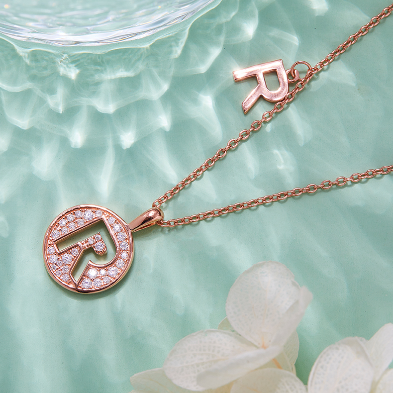 Colar Alphabetic series R Lovely Rose Gold